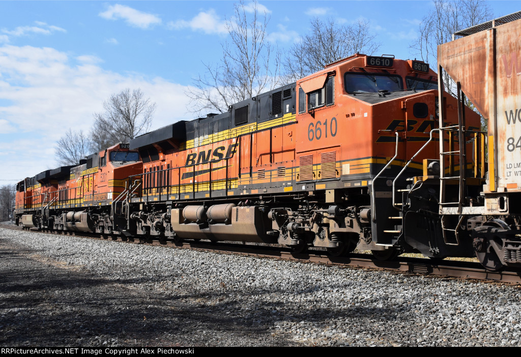 BNSF 6610